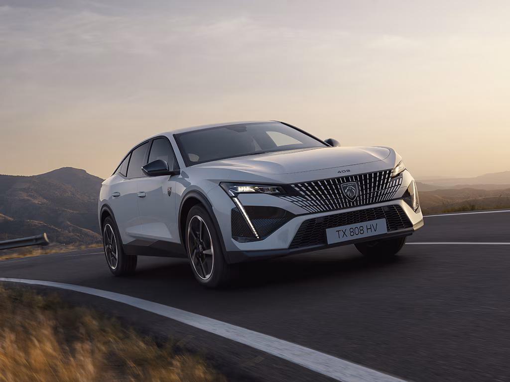 PEUGEOT 408 1.2 Hybrid 145 AT Allure