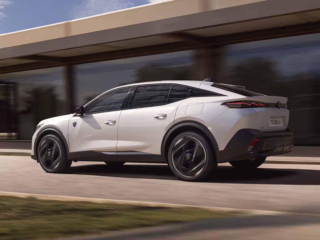 PEUGEOT 408 1.2 Hybrid 145 AT Allure