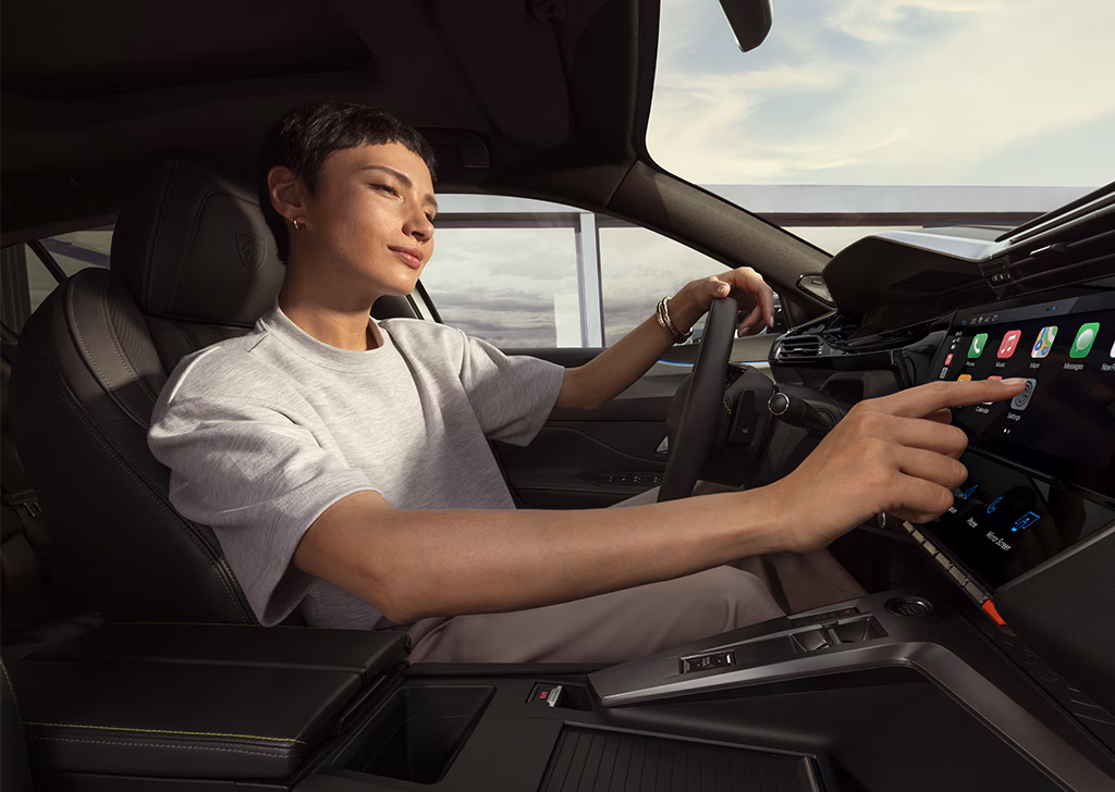 PEUGEOT 408 1.2 Hybrid 145 AT Allure