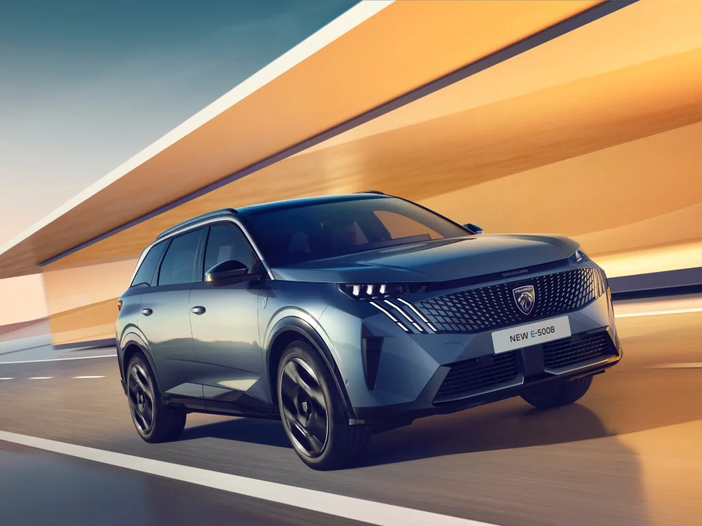 PEUGEOT 5008 1.2 Hybrid 145 AT GT