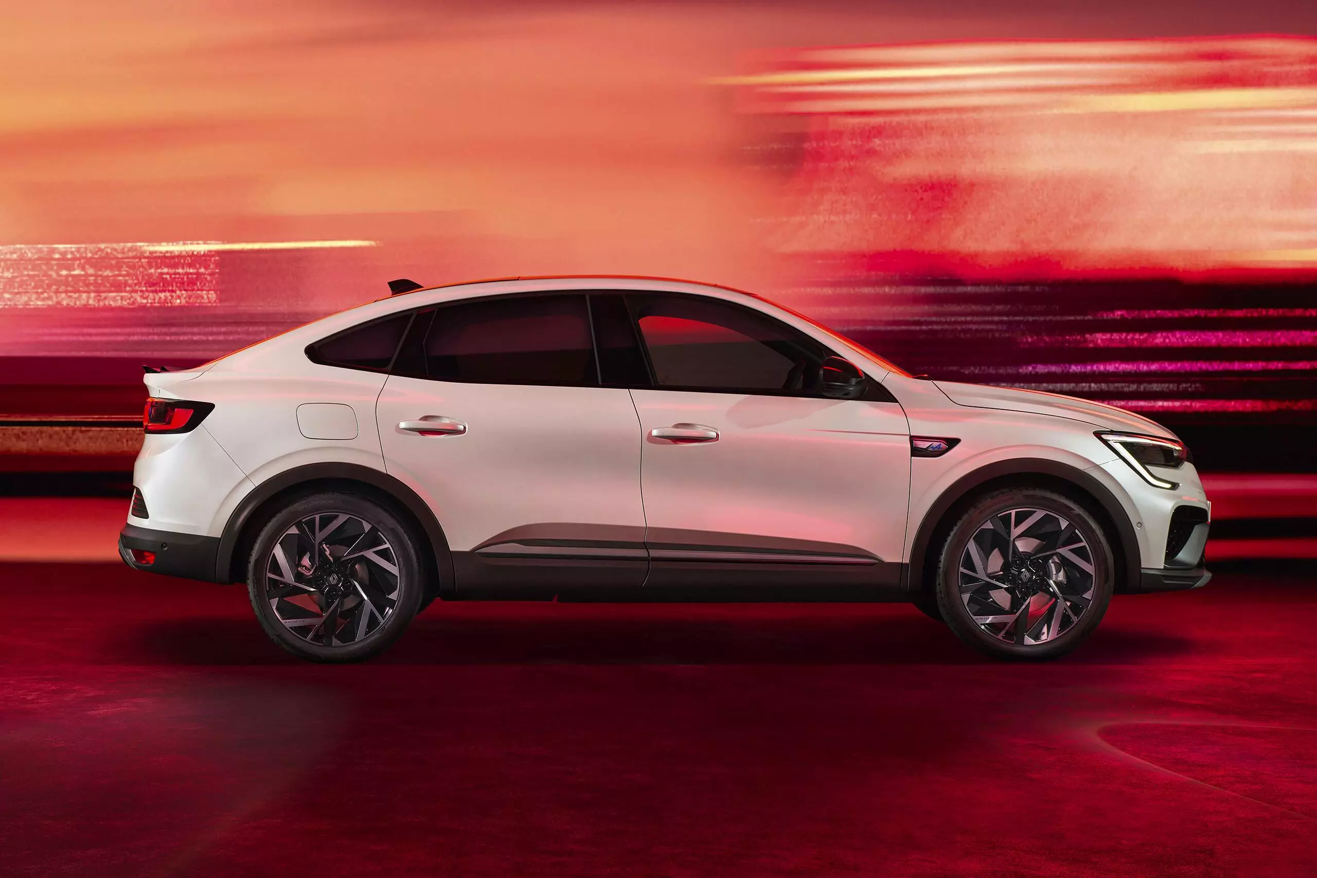 RENAULT Arkana 1.6 E-Tech 145 HEV Techno