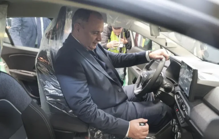 Ryad Mezzour donne le coup d’envoi de la nouvelle gamme Dacia à Somaca