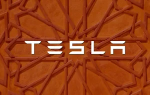 Tesla va-t-elle s’installer au Maroc ? Le courant passe… mais pas encore la prise !