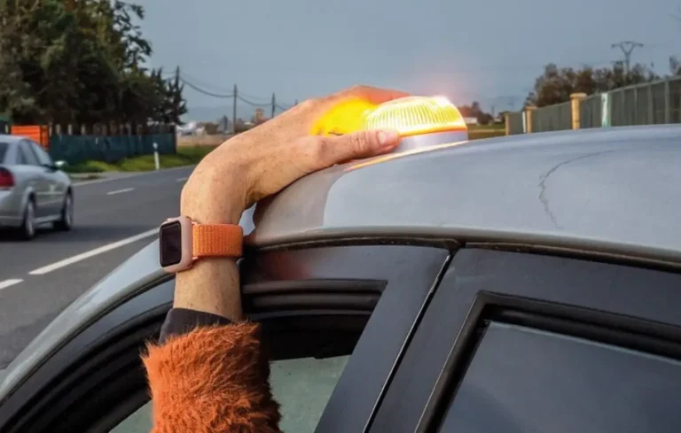 Attention : Voyager en Espagne par voiture vous oblige à utiliser la balise V-16 sous peine d&rsquo;une amende de 200 euros