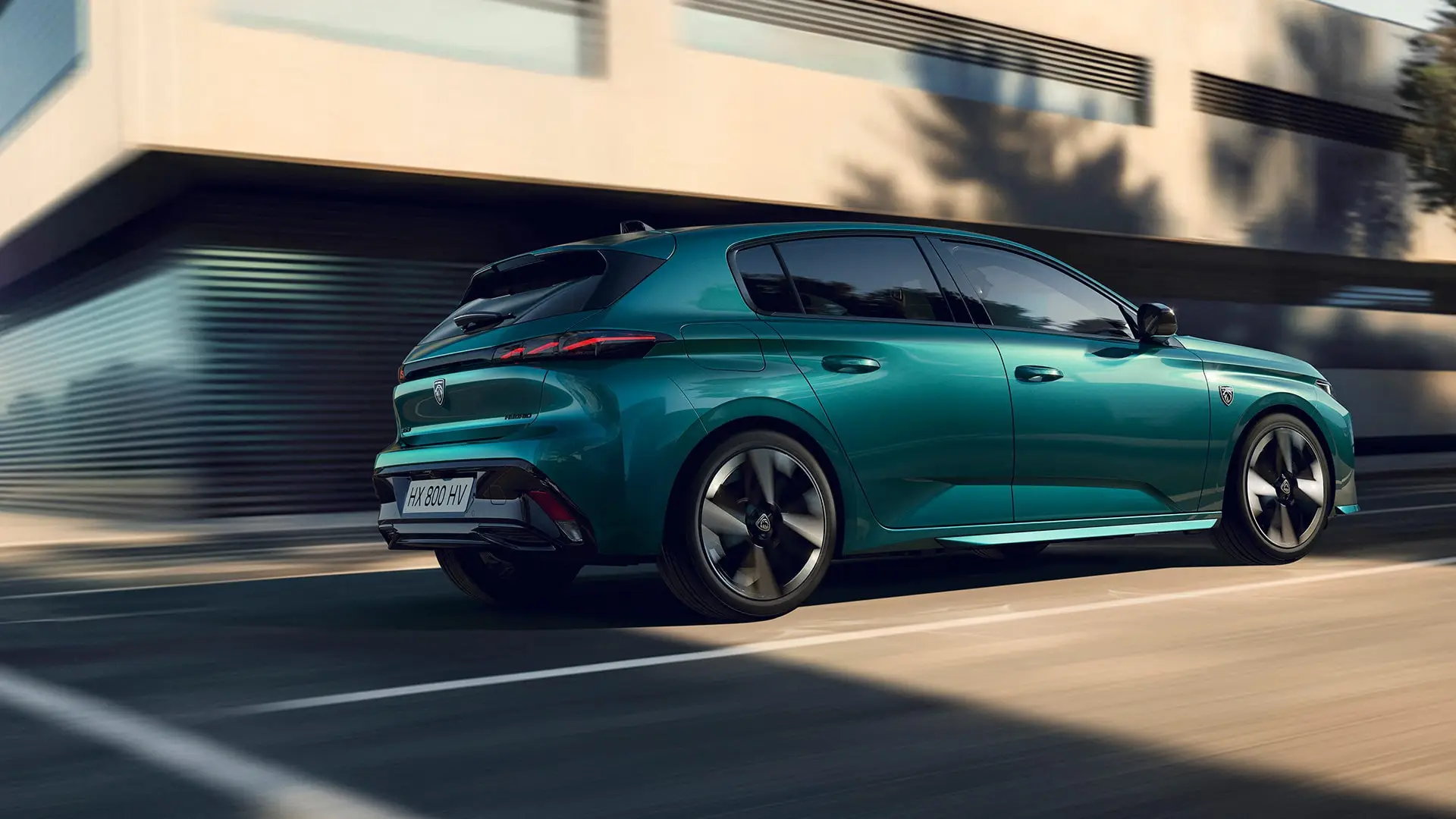 PEUGEOT 3008 1.2 Hybrid 145 AT Allure