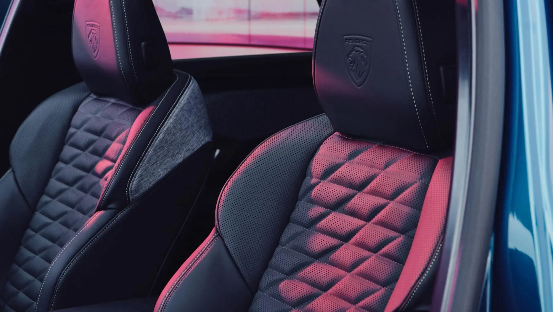 PEUGEOT 3008 1.2 Hybrid 145 AT GT