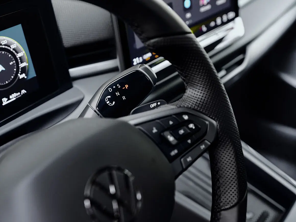 VOLKSWAGEN T-Roc 2.0 TDI 150 DSG Design+