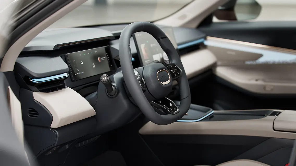 LYNK & CO 08 1.5 T 380 PHEV