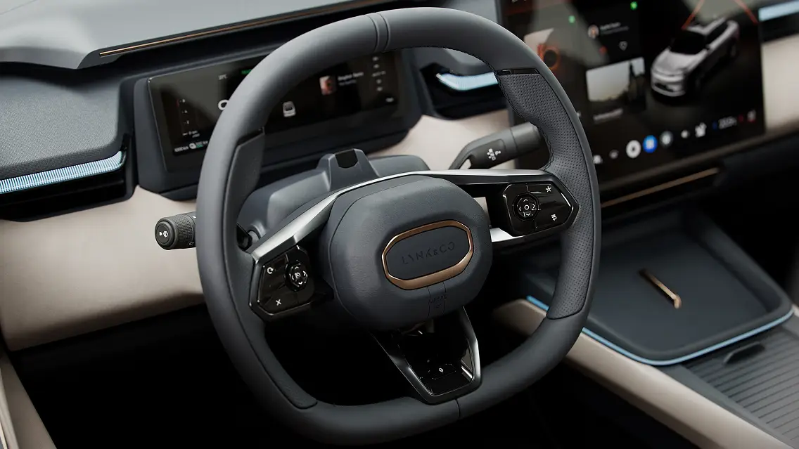 LYNK & CO 08 1.5 T 380 PHEV