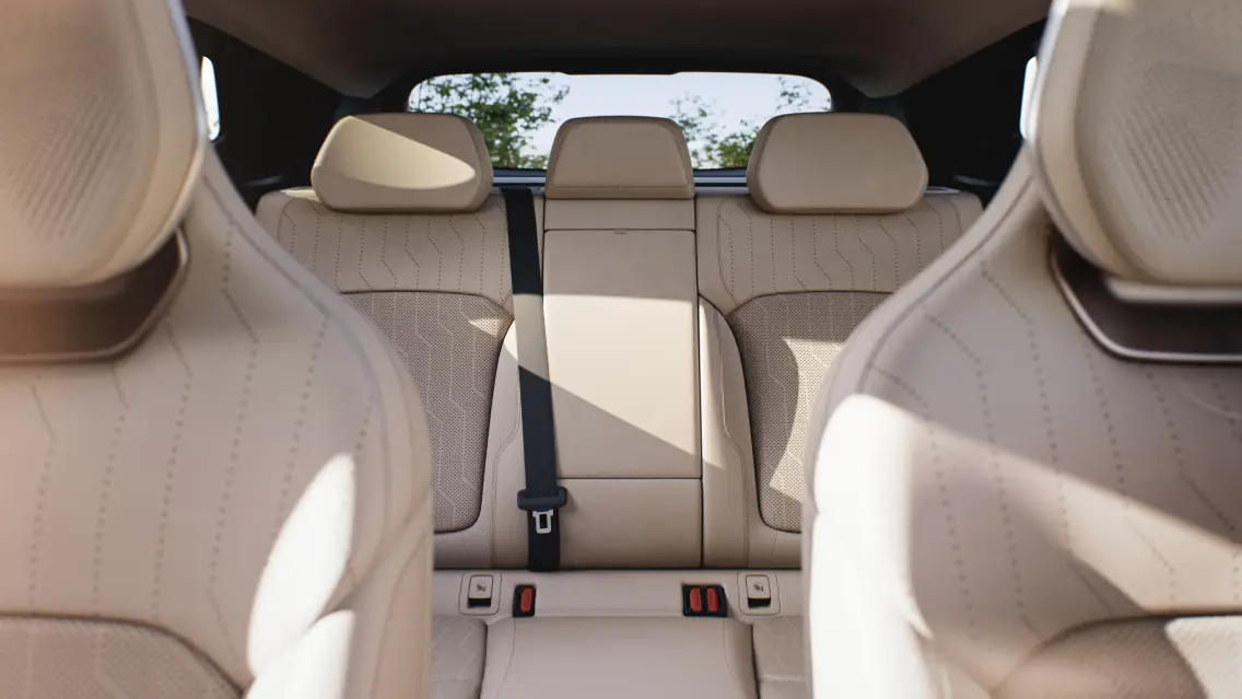 LYNK & CO 08 1.5 T 380 PHEV