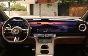 L&rsquo;ère du Phygital : pourquoi votre future voiture garde ses boutons ?