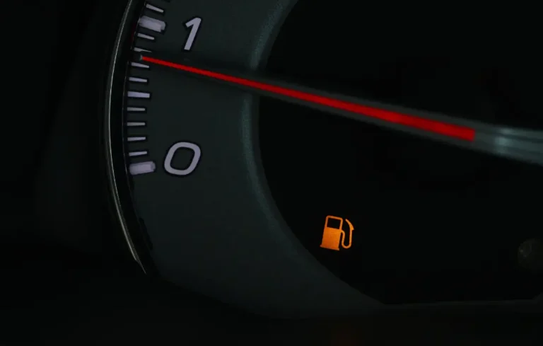 Carburant : les secrets d&rsquo;un expert pour économiser jusqu&rsquo;à 30 % à la pompe