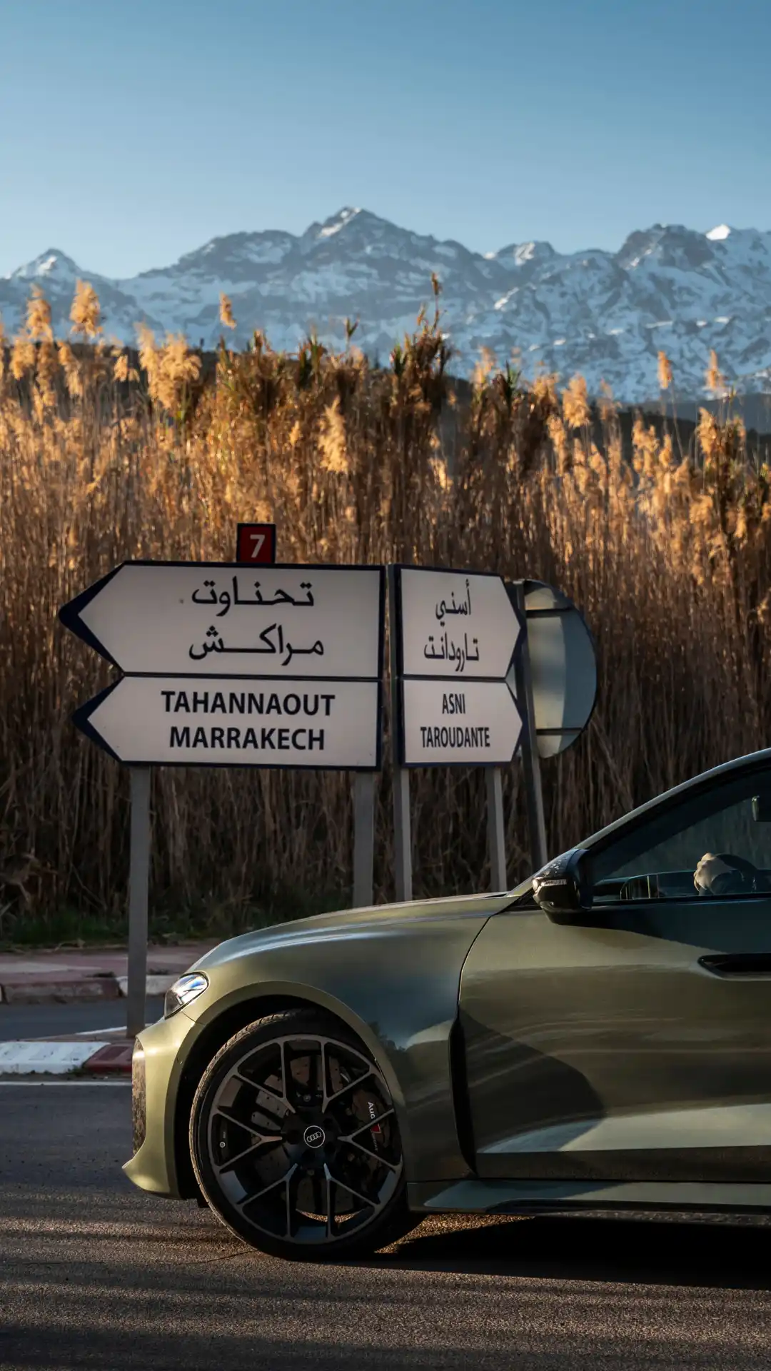 Audi RS 5 : L'offensive hybride de 639 ch dompte les routes de Marrakech
