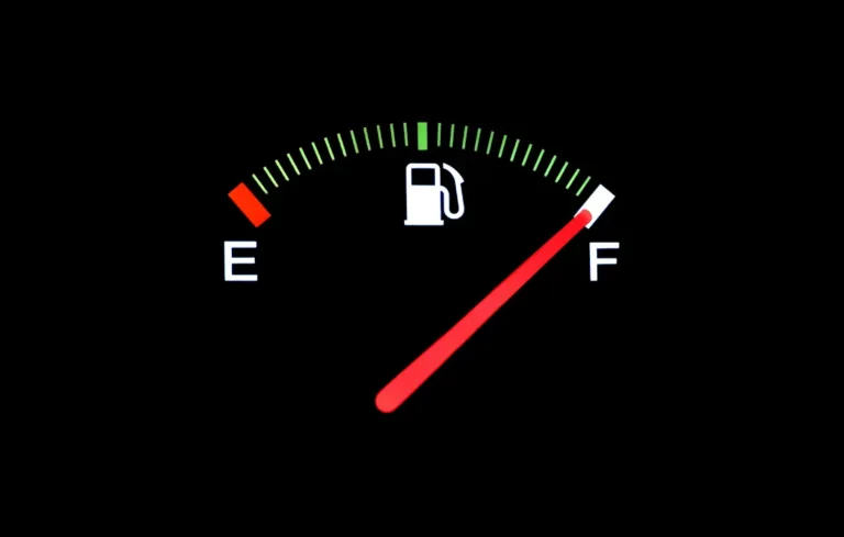 Prix du carburant : une chute brutale des cours du pétrole après des annonces stratégiques