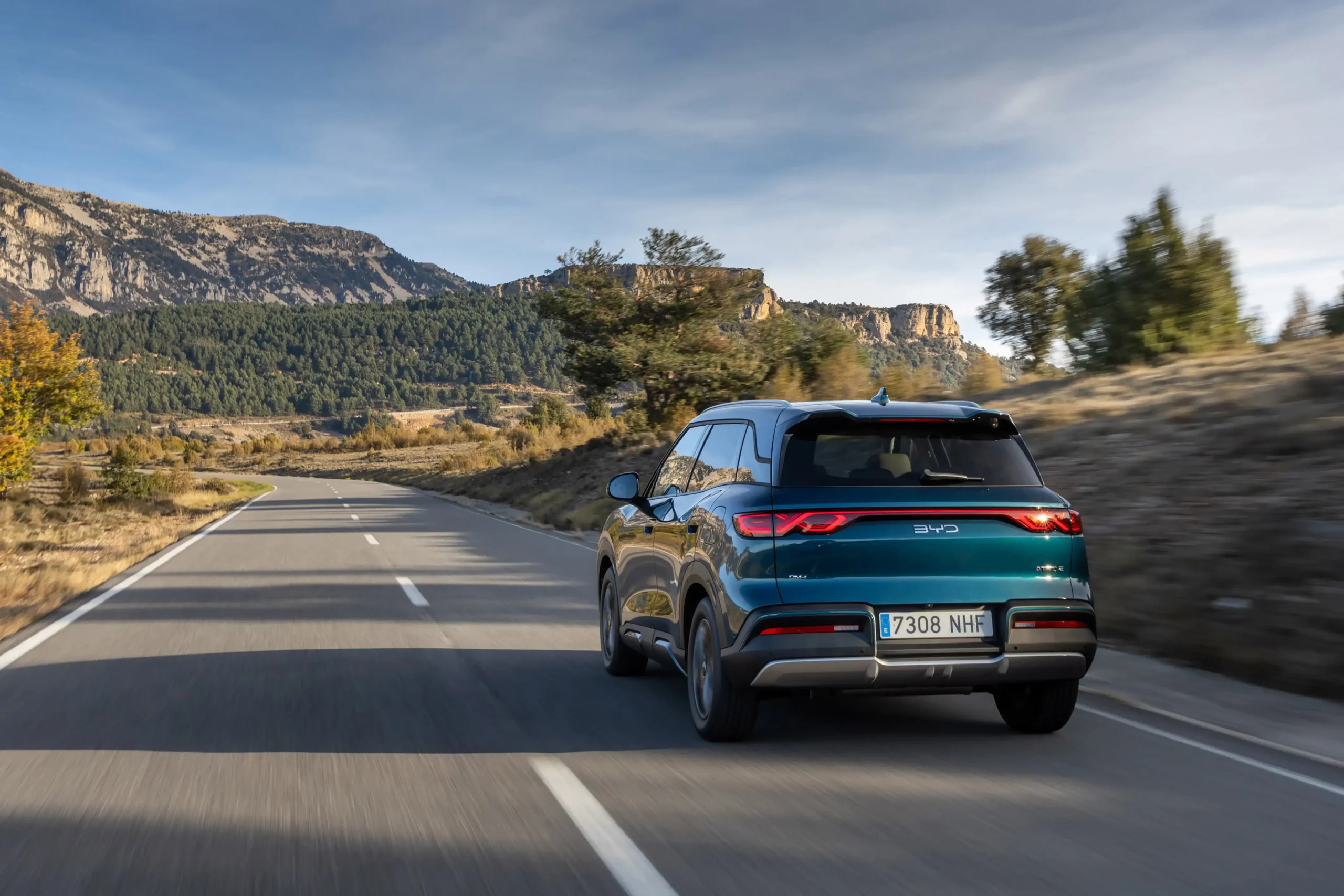 BYD ATTO 2 PHEV 1.5 DM-i 212 AT Design