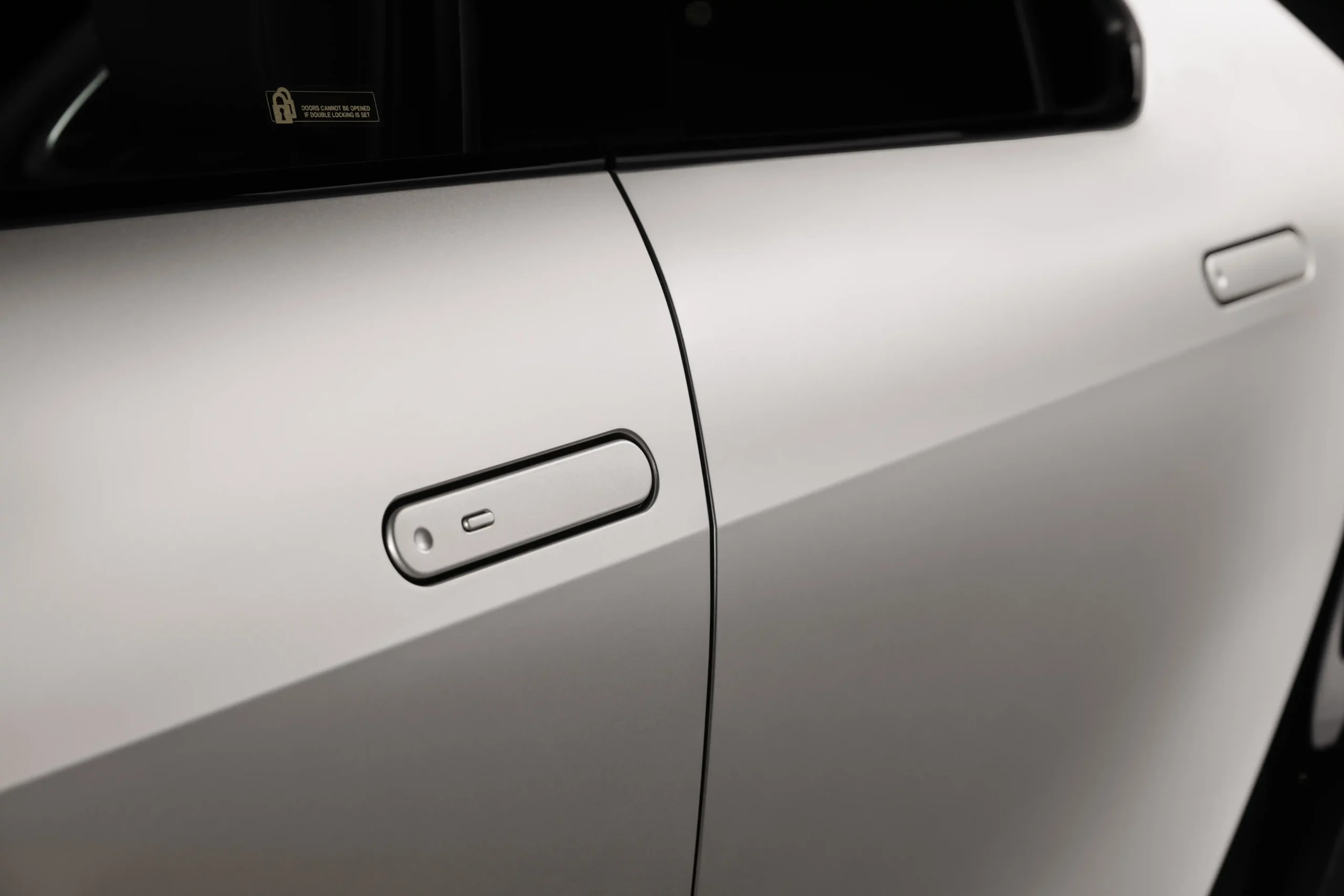 TOYOTA C-HR 1.8 HEV 140 AT Distinctive+