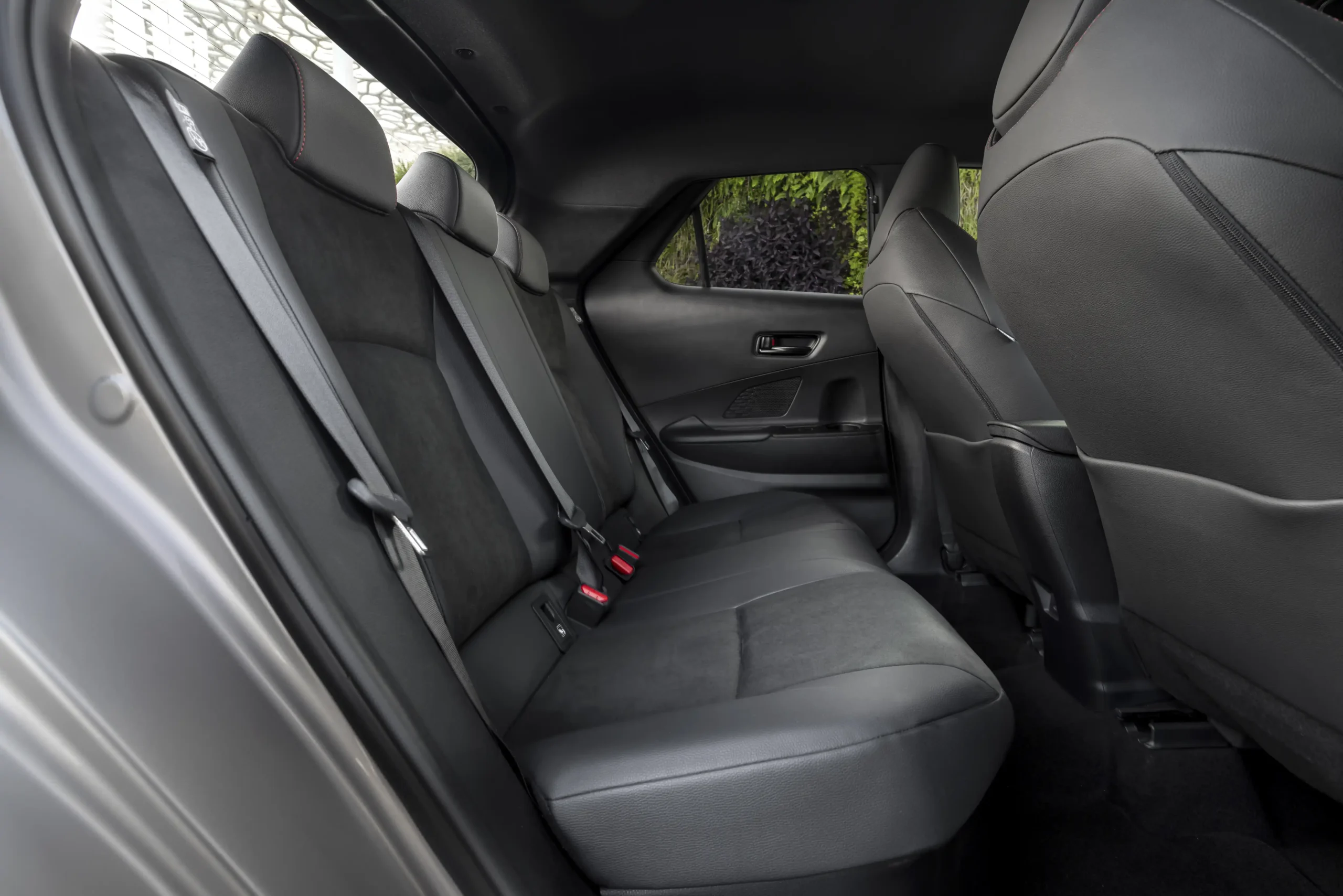 TOYOTA C-HR 1.8 HEV 140 AT Distinctive+