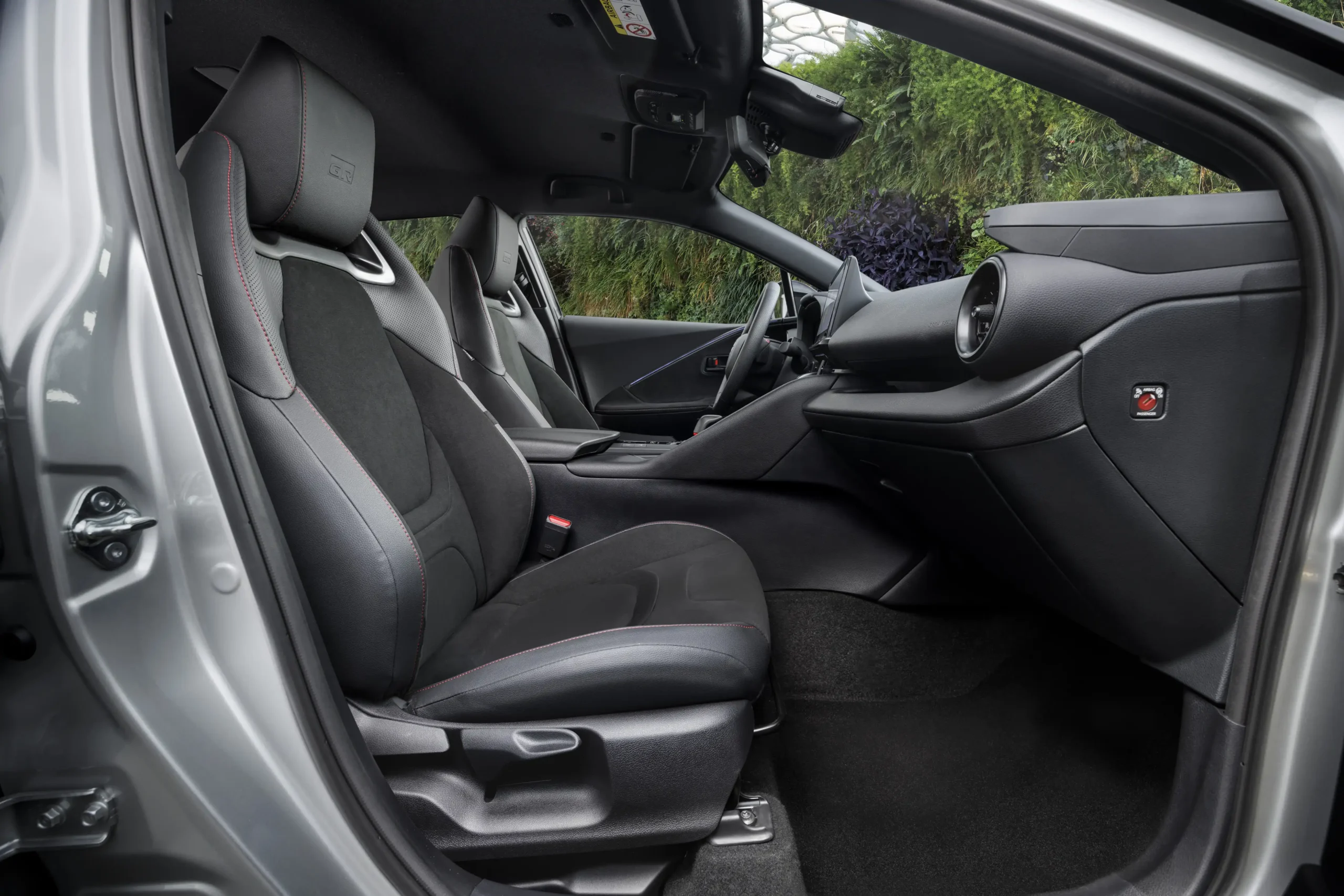 TOYOTA C-HR 1.8 HEV 140 AT Distinctive+