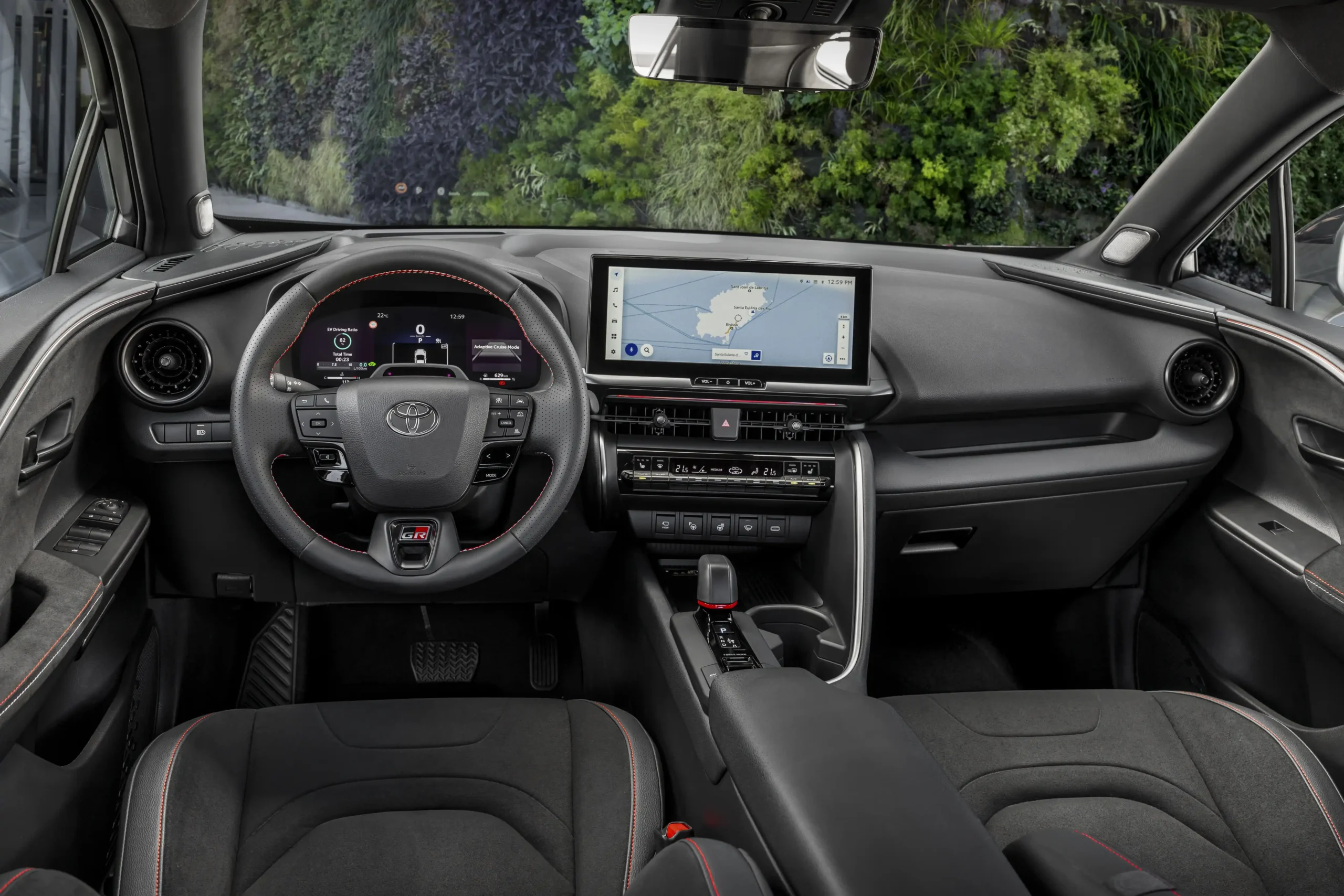 TOYOTA C-HR 1.8 HEV 140 AT Distinctive+