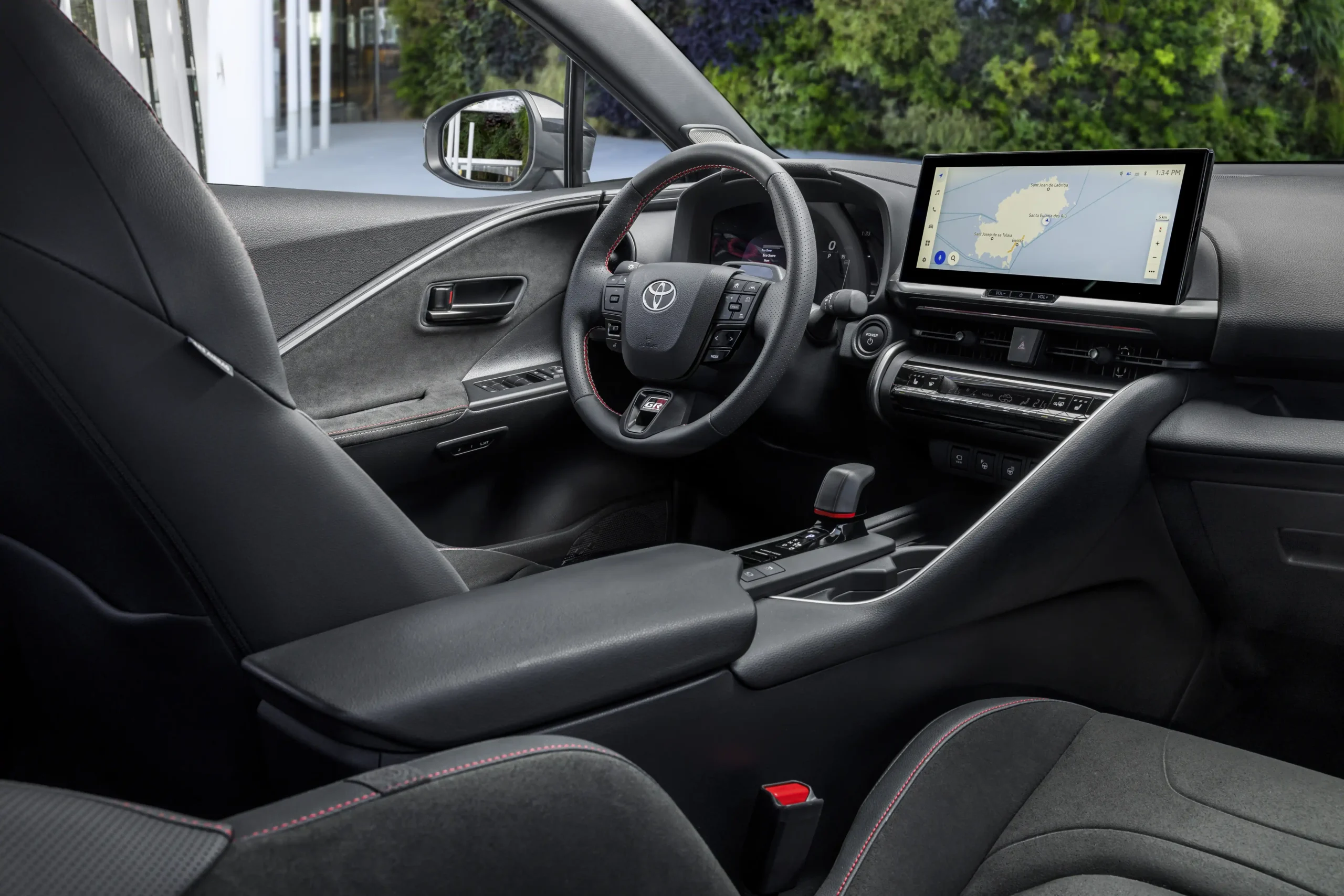 TOYOTA C-HR 1.8 HEV 140 AT Distinctive+