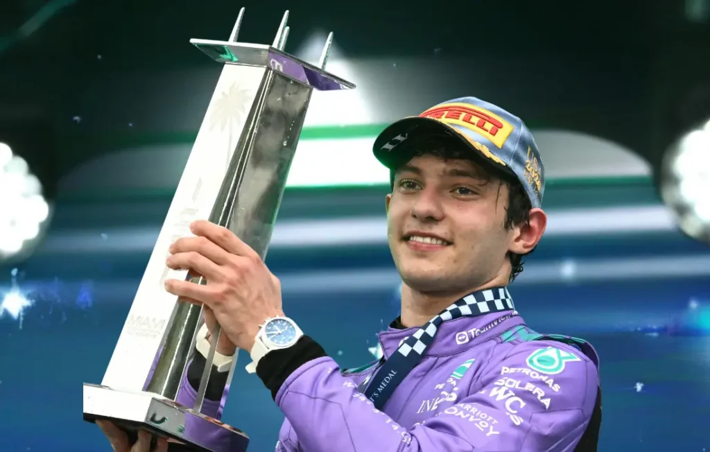 Kimi Antonelli triomphe lors d'un Grand Prix de Miami mouvementé