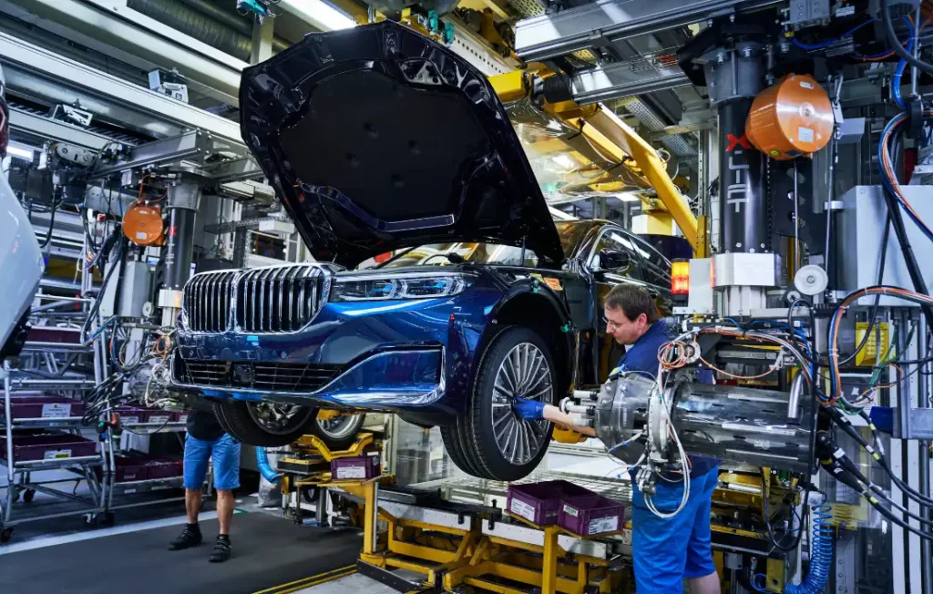 L’industrie automobile allemande dans un tunnel sombre : 125.000 emplois menacés d’ici 2035
