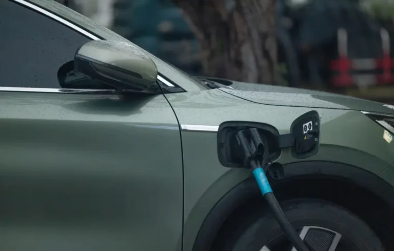 Deuxième mois de hausse mondiale en avril pour les voitures électriques