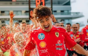 F1 : Charles Leclerc triomphe à Silverstone lors d&rsquo;un Grand Prix de Grande-Bretagne à rebondissements